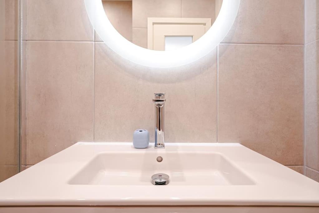 Syntagma Square, 60Sqm Dream Suite Athen Exterior foto